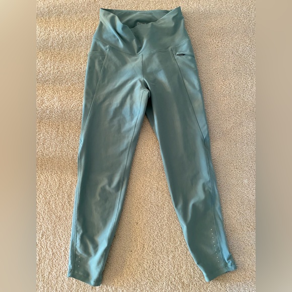Old Navy Active Leggings Bundle - Picture 5 of 7